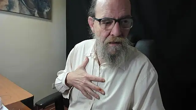 Snapshot of Uncle_Hottie chatting on 7, 2, 2026 Uncle Hottie online show from 7, 2, 2026