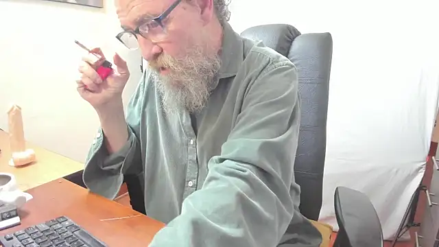 Snapshot of Uncle_Hottie chatting on 15, 2, 2026 Uncle Hottie online show from 15, 2, 2026