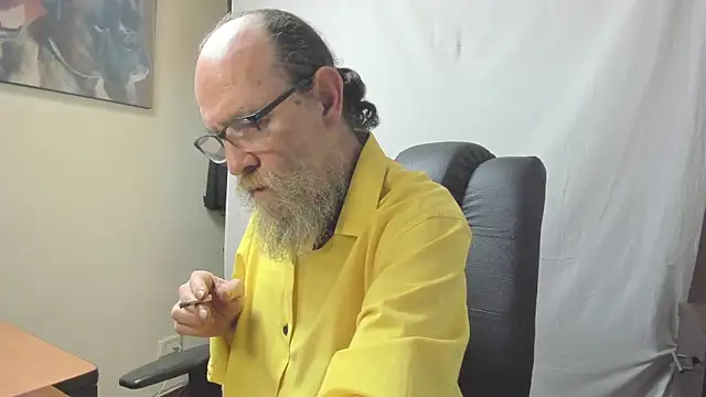 Snapshot of Uncle_Hottie chatting on 16, 2, 2026 Uncle Hottie online show from 16, 2, 2026