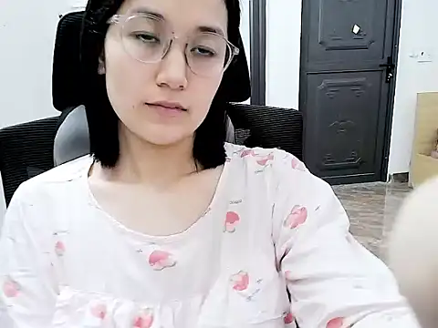 Shulee- online show from 9, 4, 2026