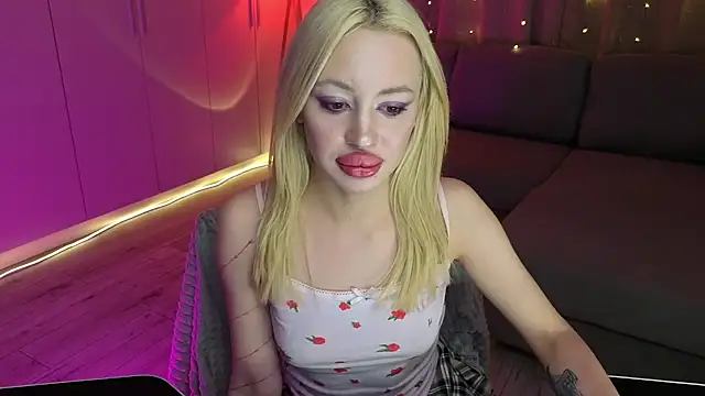 Luna Beverly online show from 17, 1, 2026