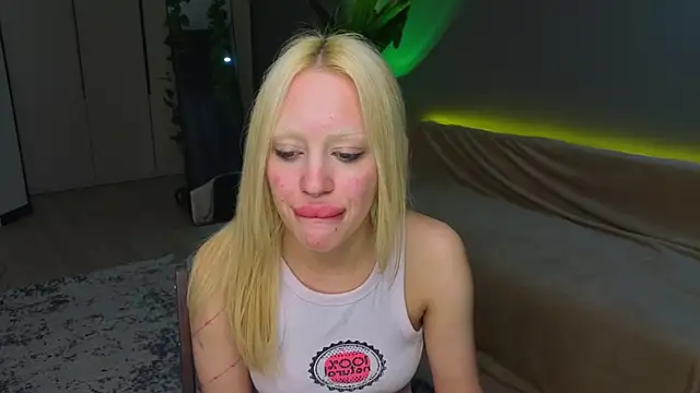 Luna Beverly online show from 28, 5, 2026