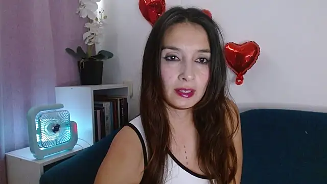 Almaglow  online show from 26, 2, 2026