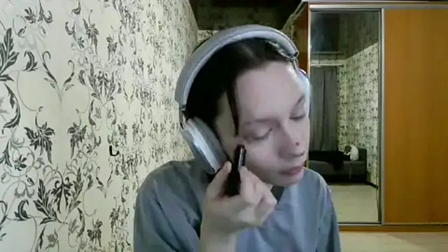 LxayBloom online show from 7, 4, 2026