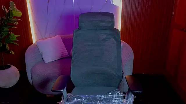 Snapshot of cliovg chatting on 4, 2, 2026 cliovg online show from 4, 2, 2026