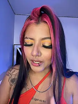 Snapshot of queen_of_you_heart chatting on 5, 8, 2026 queen of you heart online show from 5, 8, 2026