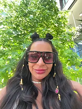 Snapshot of sweetxlayla chatting on 15, 6, 2026 sweetxlayla online show from 15, 6, 2026