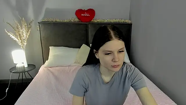 Snapshot of SkinyJoys chatting on 25, 2, 2026 SkinyJoys online show from 25, 2, 2026