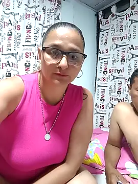 natalliecoopers online show from 19, 4, 2026