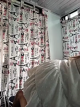 natalliecoopers online show from 23, 4, 2026