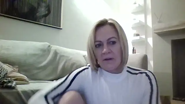 Snapshot of Milfshake227 chatting on 1, 3, 2026 Milfshake227 online show from 1, 3, 2026