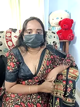 Snapshot of Tinarosy13 chatting on 9, 2, 2026 Tinarosy13 online show from 9, 2, 2026