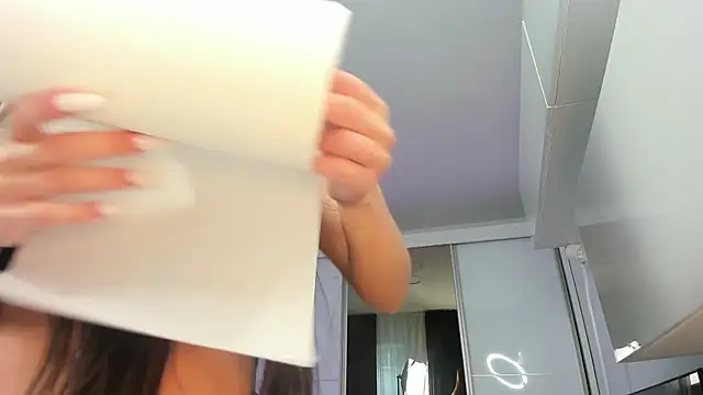 Ivy Bellee online show from 11, 4, 2026