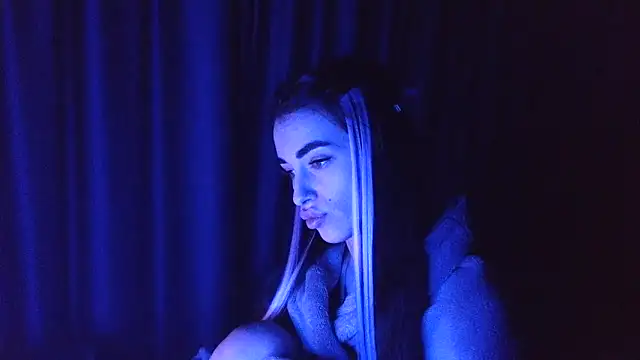 Vlada Elfie online show from 2, 2, 2026