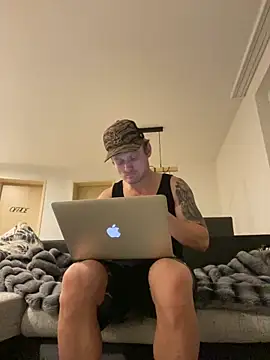 Fitlover1994 online show from 5, 2, 2026