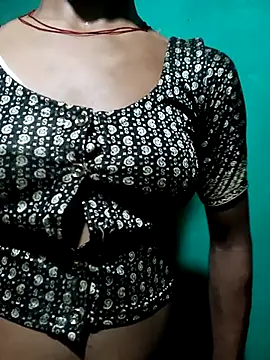Snapshot of Alisha_beby143 chatting on 19, 5, 2026 Alisha beby143 online show from 19, 5, 2026