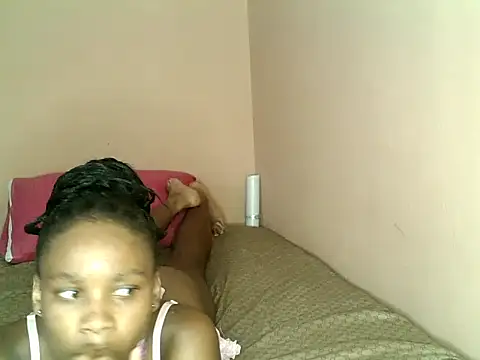 Cutenique online show from 7, 1, 2026