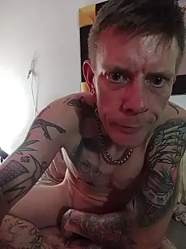 Snapshot of Der_Schoene_Penis chatting on 3, 5, 2026 Der Schoene Penis online show from 3, 5, 2026