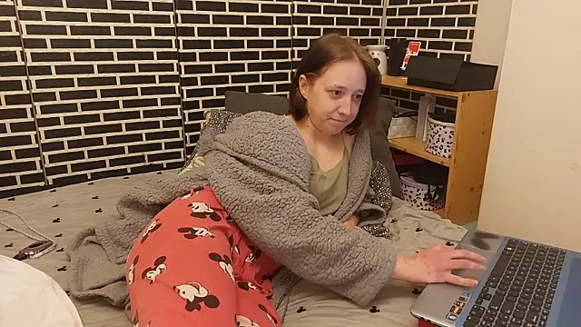 Spatgirl online show from 14, 2, 2026