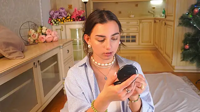 Snapshot of MinnaShummon chatting on 10, 1, 2026 MinnaShummon online show from 10, 1, 2026