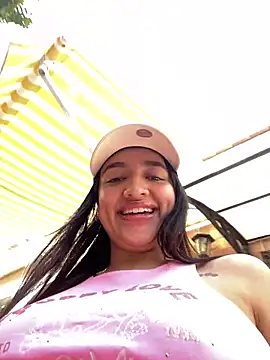 Snapshot of honey_kendalll chatting on 2, 3, 2026 honey kendalll online show from 2, 3, 2026