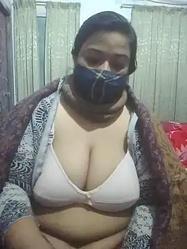 Snapshot of momo_loves chatting on 1, 2, 2026 momo loves online show from 1, 2, 2026