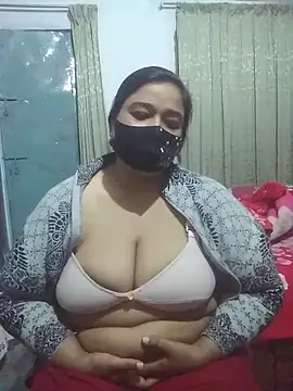 Snapshot of momo_loves chatting on 10, 2, 2026 momo loves online show from 10, 2, 2026