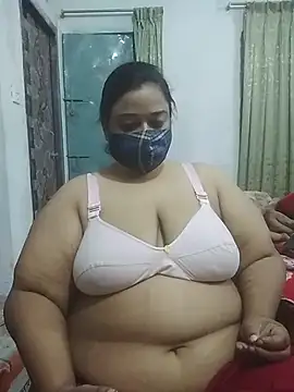 Snapshot of momo_loves chatting on 23, 2, 2026 momo loves online show from 23, 2, 2026