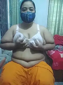 Snapshot of momo_loves chatting on 1, 3, 2026 momo loves online show from 1, 3, 2026