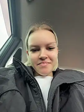 Snapshot of AshleyMur chatting on 24, 4, 2026 AshleyMur online show from 24, 4, 2026
