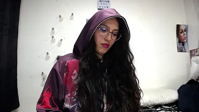 Snapshot of abril_onnel chatting on 1, 2, 2025 abril onnel online show from 1, 2, 2025