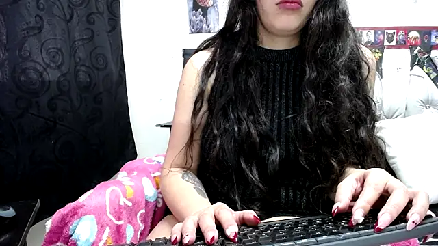 Snapshot of abril_onnel chatting on 4, 3, 2025 abril onnel online show from 4, 3, 2025
