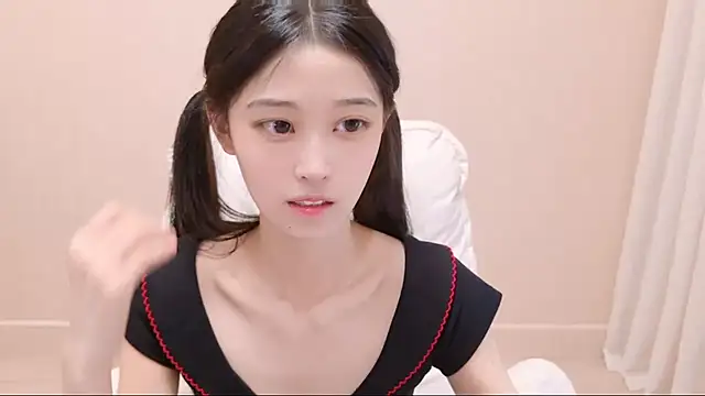 Snapshot of iiiiiiiiiu chatting on 15, 5, 2026 iiiiiiiiiu online show from 15, 5, 2026