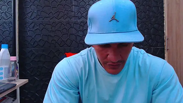 Snapshot of viktor_herrera chatting on 12, 1, 2026 viktor herrera online show from 12, 1, 2026