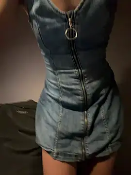 Snapshot of ElenaWhitmore chatting on 23, 6, 2026 ElenaWhitmore online show from 23, 6, 2026