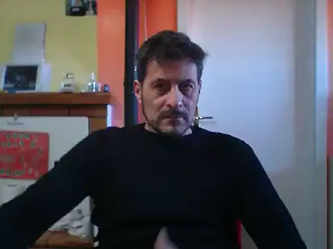 Snapshot of colosone chatting on 5, 3, 2025 colosone online show from 5, 3, 2025