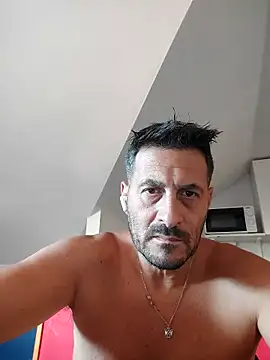 Snapshot of colosone chatting on 16, 9, 2025 colosone online show from 16, 9, 2025