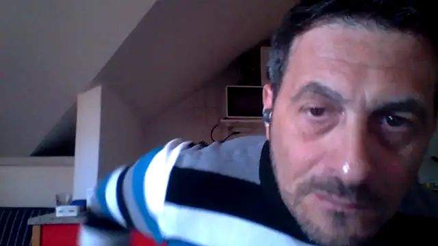 Snapshot of colosone chatting on 30, 4, 2026 colosone online show from 30, 4, 2026
