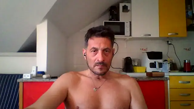 Snapshot of colosone chatting on 4, 5, 2026 colosone online show from 4, 5, 2026