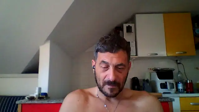 Snapshot of colosone chatting on 20, 5, 2026 colosone online show from 20, 5, 2026