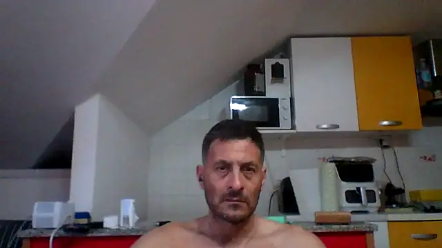 Snapshot of colosone chatting on 27, 5, 2026 colosone online show from 27, 5, 2026
