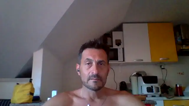 Snapshot of colosone chatting on 8, 6, 2026 colosone online show from 8, 6, 2026