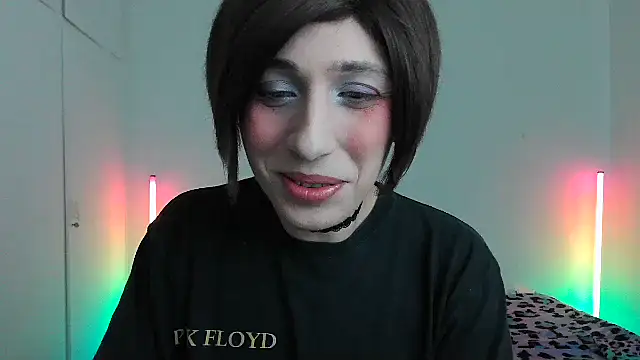 HoneyValentine online show from 15, 2, 2026