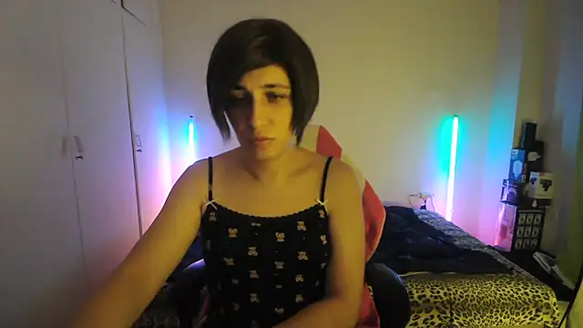 HoneyValentine online show from 8, 7, 2026