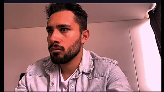 Snapshot of axell_torrez chatting on 16, 1, 2026 axell torrez online show from 16, 1, 2026