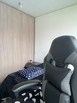 crystal dlun online show from 6, 2, 2026