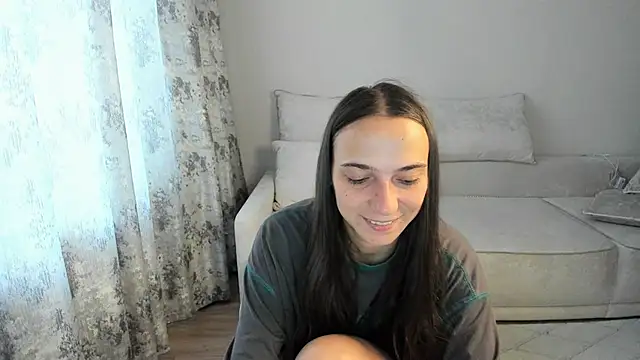 Snapshot of AnnaMized chatting on 8, 4, 2026 AnnaMized online show from 8, 4, 2026