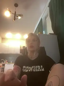 Snapshot of DriveThruDolls chatting on 17, 1, 2026 DriveThruDolls online show from 17, 1, 2026