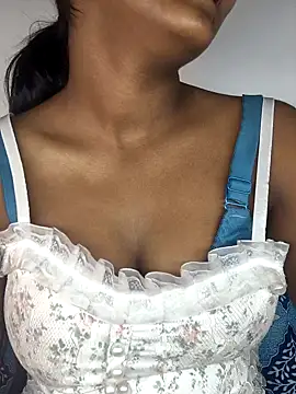 Royal-girl78 online show from 11, 1, 2026