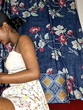 Snapshot of Royal-girl78 chatting on 3, 2, 2026 Royal-girl78 online show from 3, 2, 2026